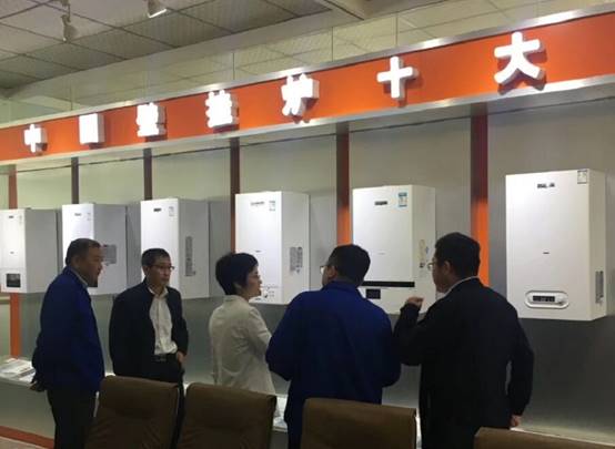 杨文萍县长莅临花季传媒APP下载安装热能调研指导